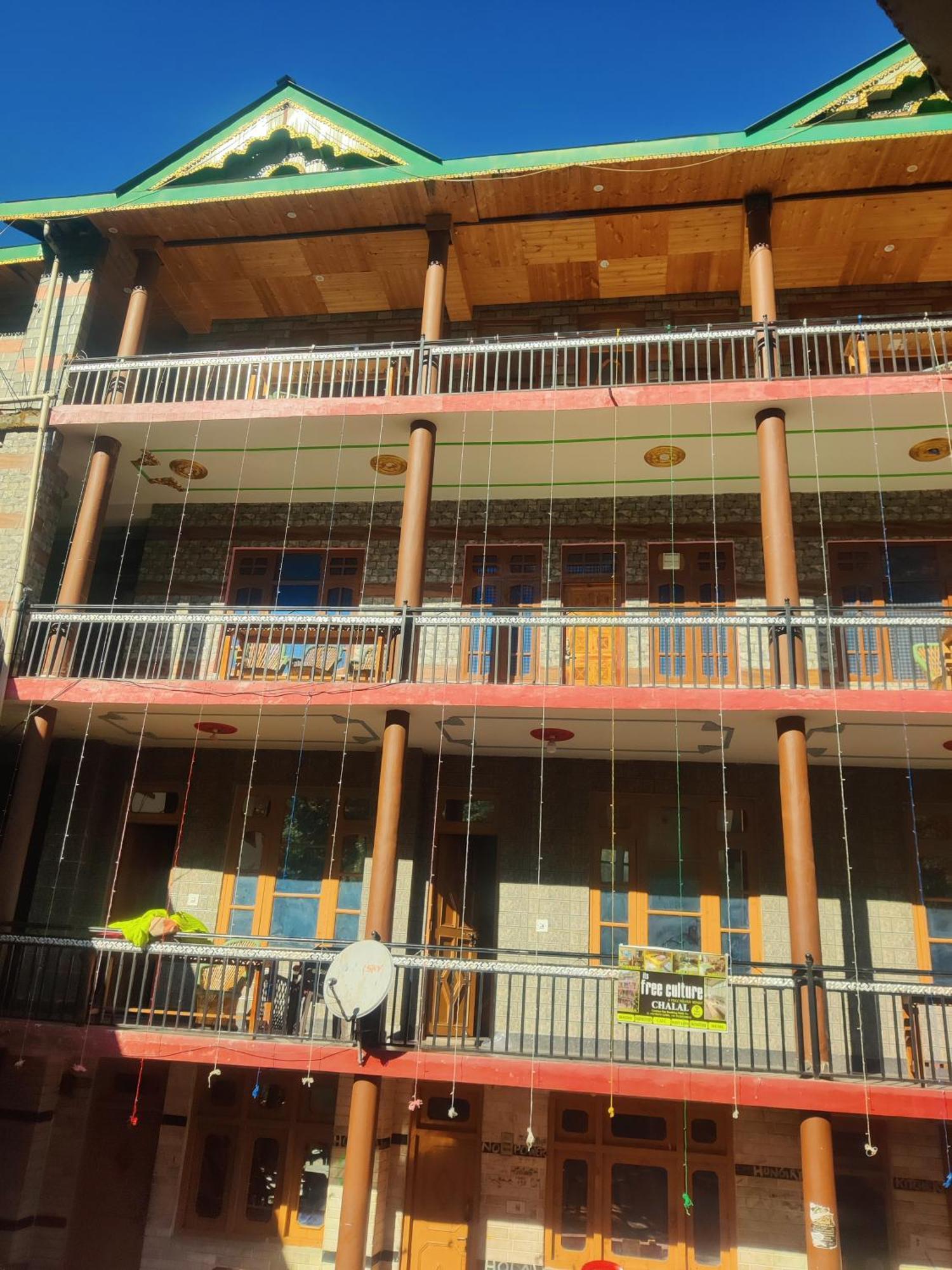 Chalo Chhalal Hotel & Cafe Kasol Exteriör bild