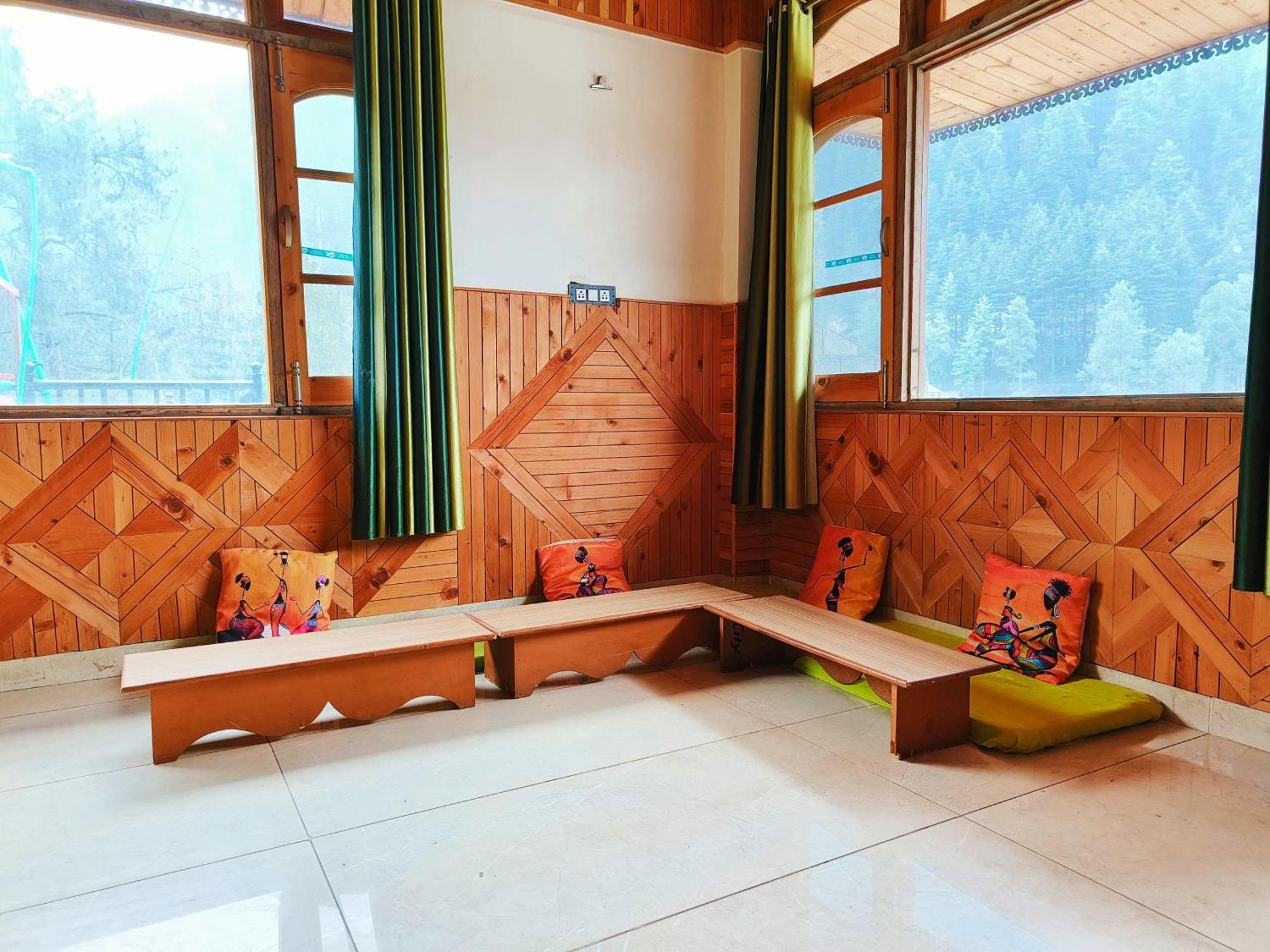 Chalo Chhalal Hotel & Cafe Kasol Exteriör bild