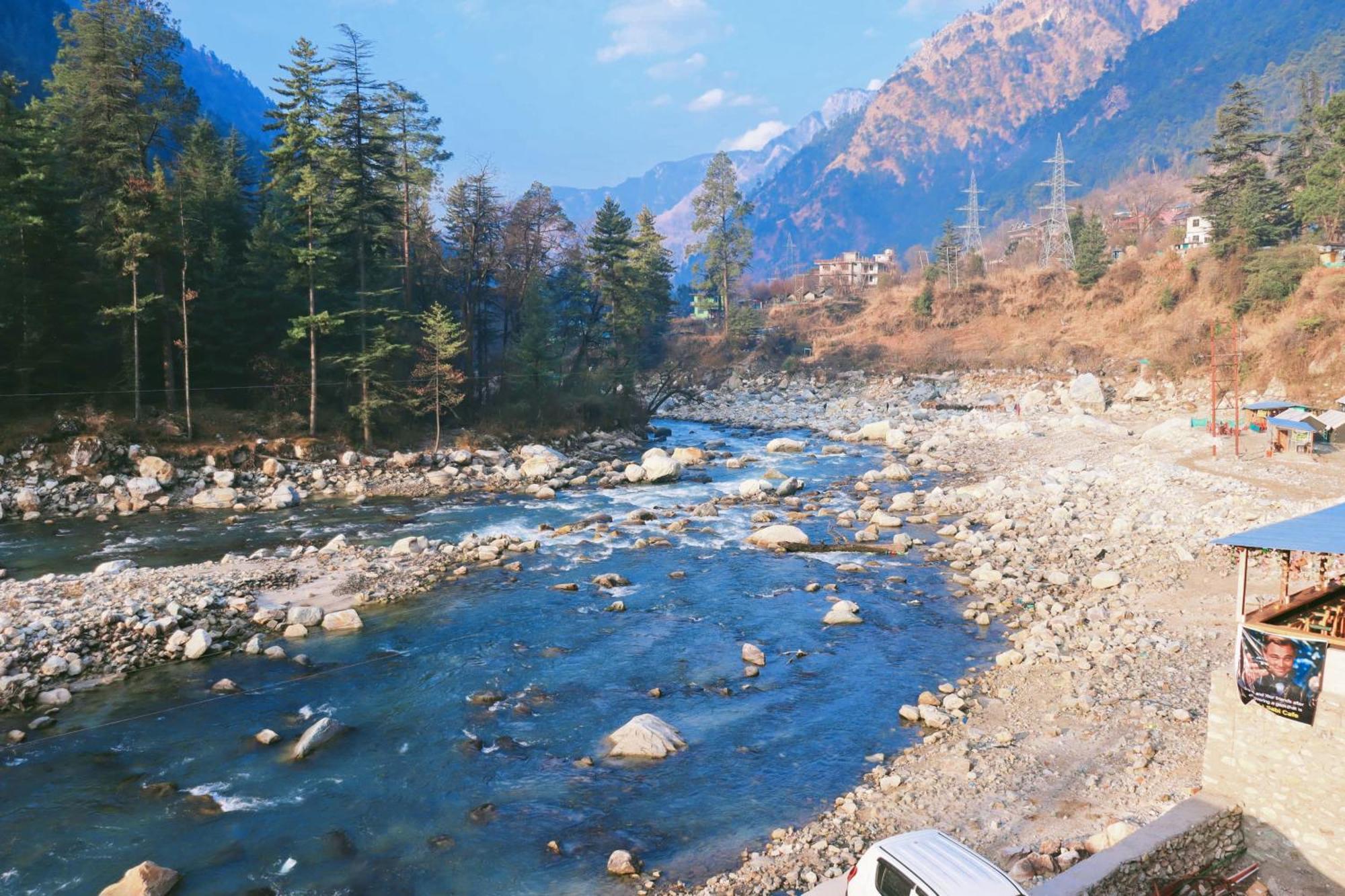 Chalo Chhalal Hotel & Cafe Kasol Exteriör bild