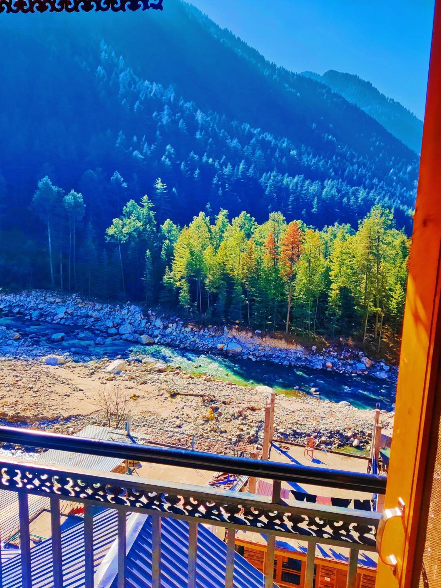 Chalo Chhalal Hotel & Cafe Kasol Exteriör bild