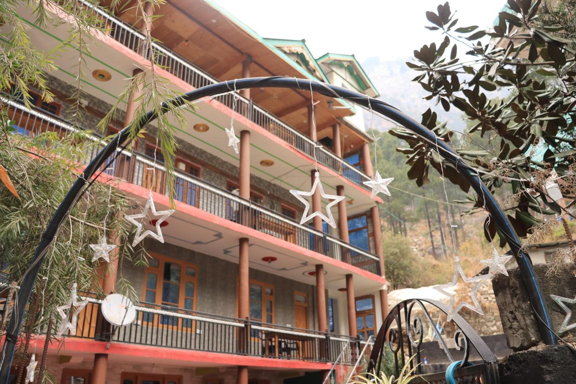 Chalo Chhalal Hotel & Cafe Kasol Exteriör bild