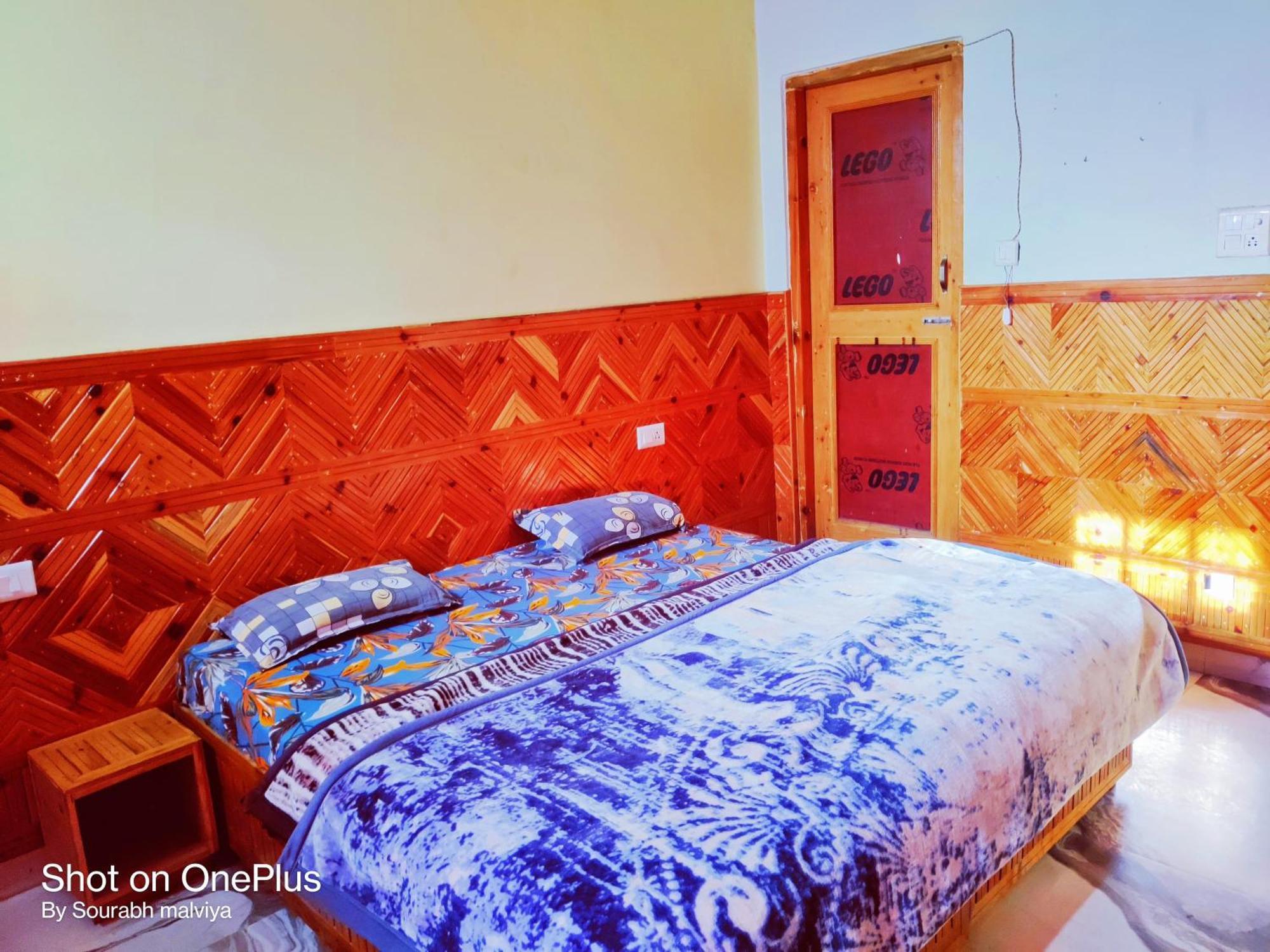 Chalo Chhalal Hotel & Cafe Kasol Exteriör bild