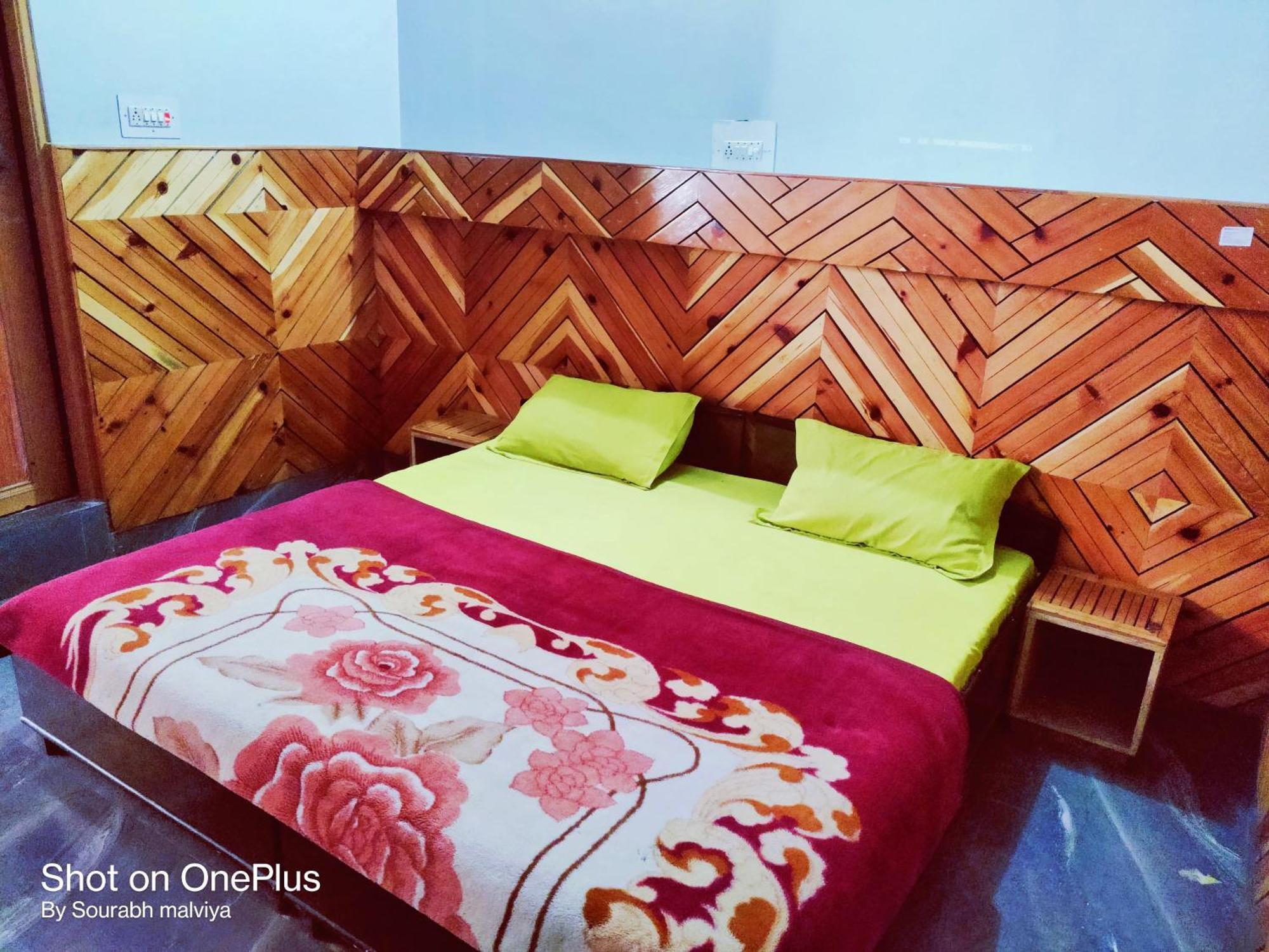 Chalo Chhalal Hotel & Cafe Kasol Exteriör bild