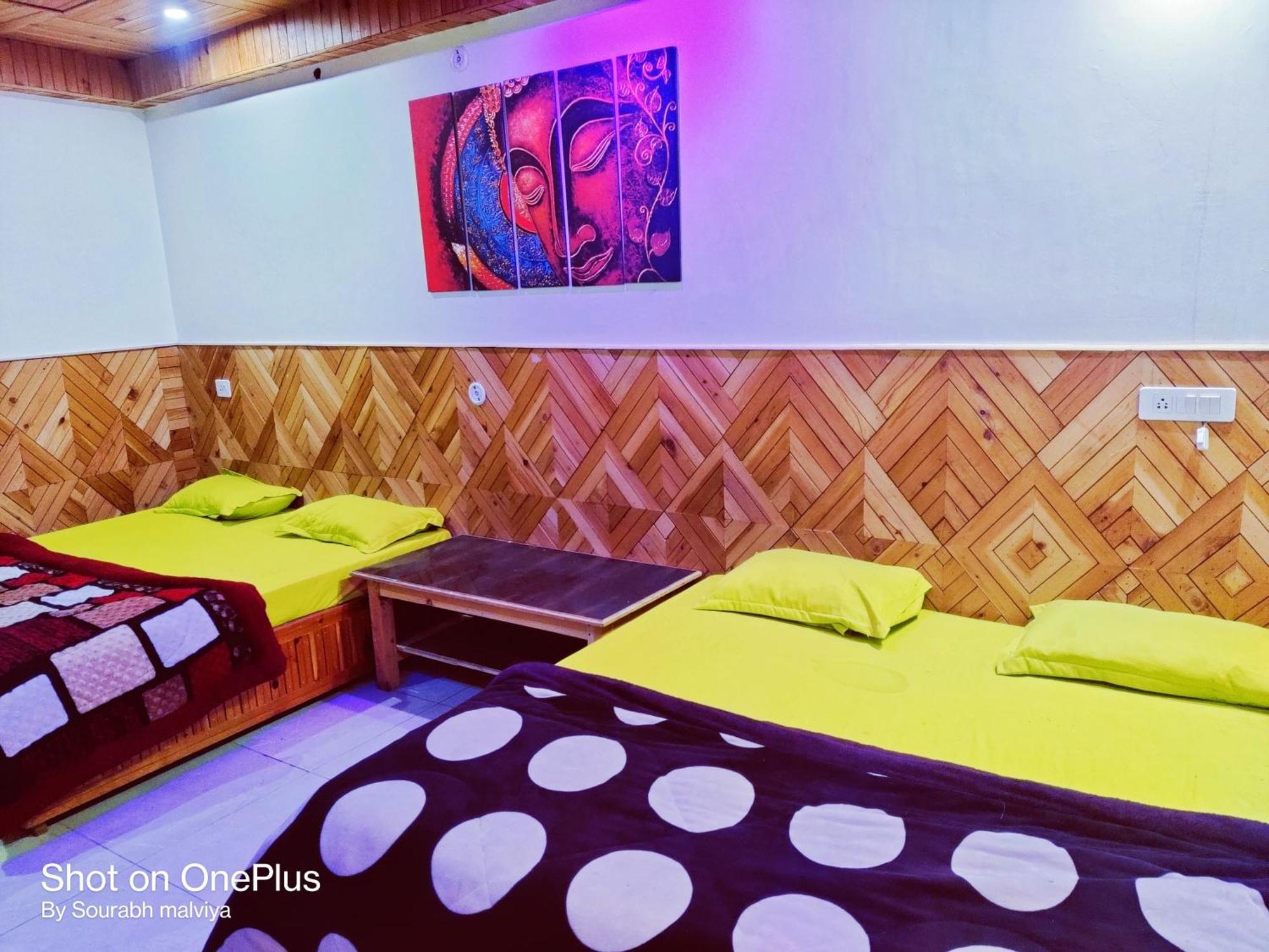 Chalo Chhalal Hotel & Cafe Kasol Exteriör bild