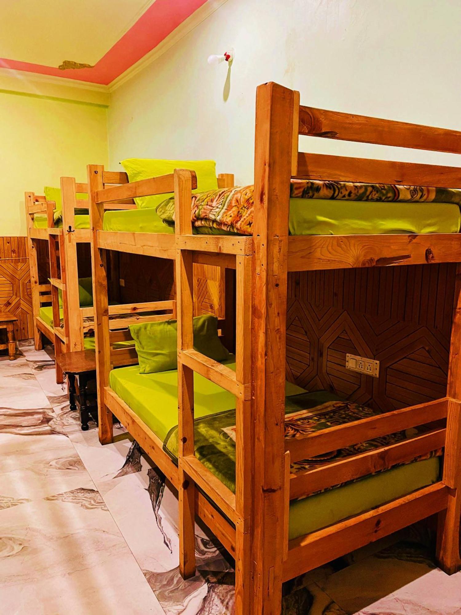 Chalo Chhalal Hotel & Cafe Kasol Exteriör bild