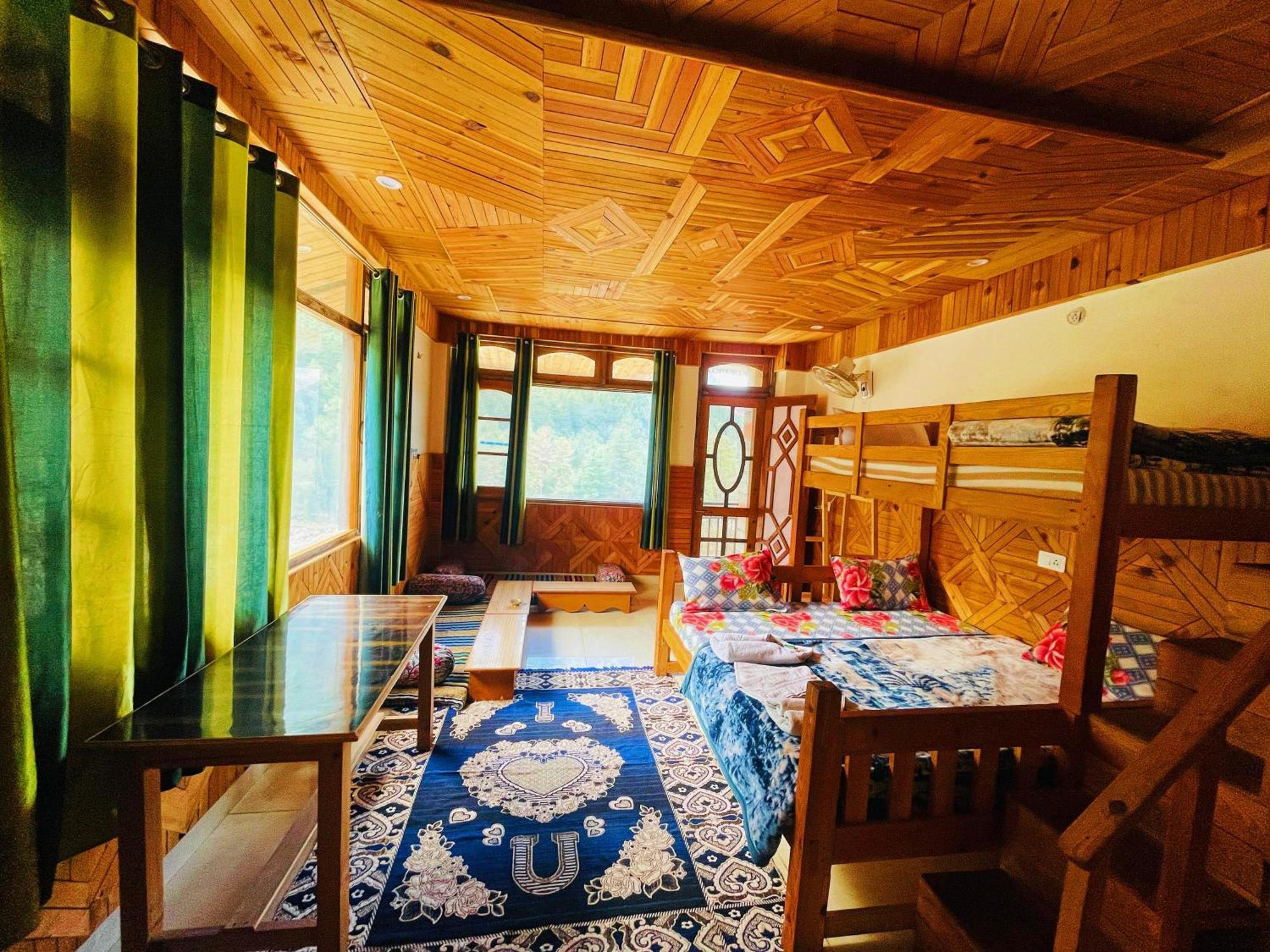 Chalo Chhalal Hotel & Cafe Kasol Exteriör bild