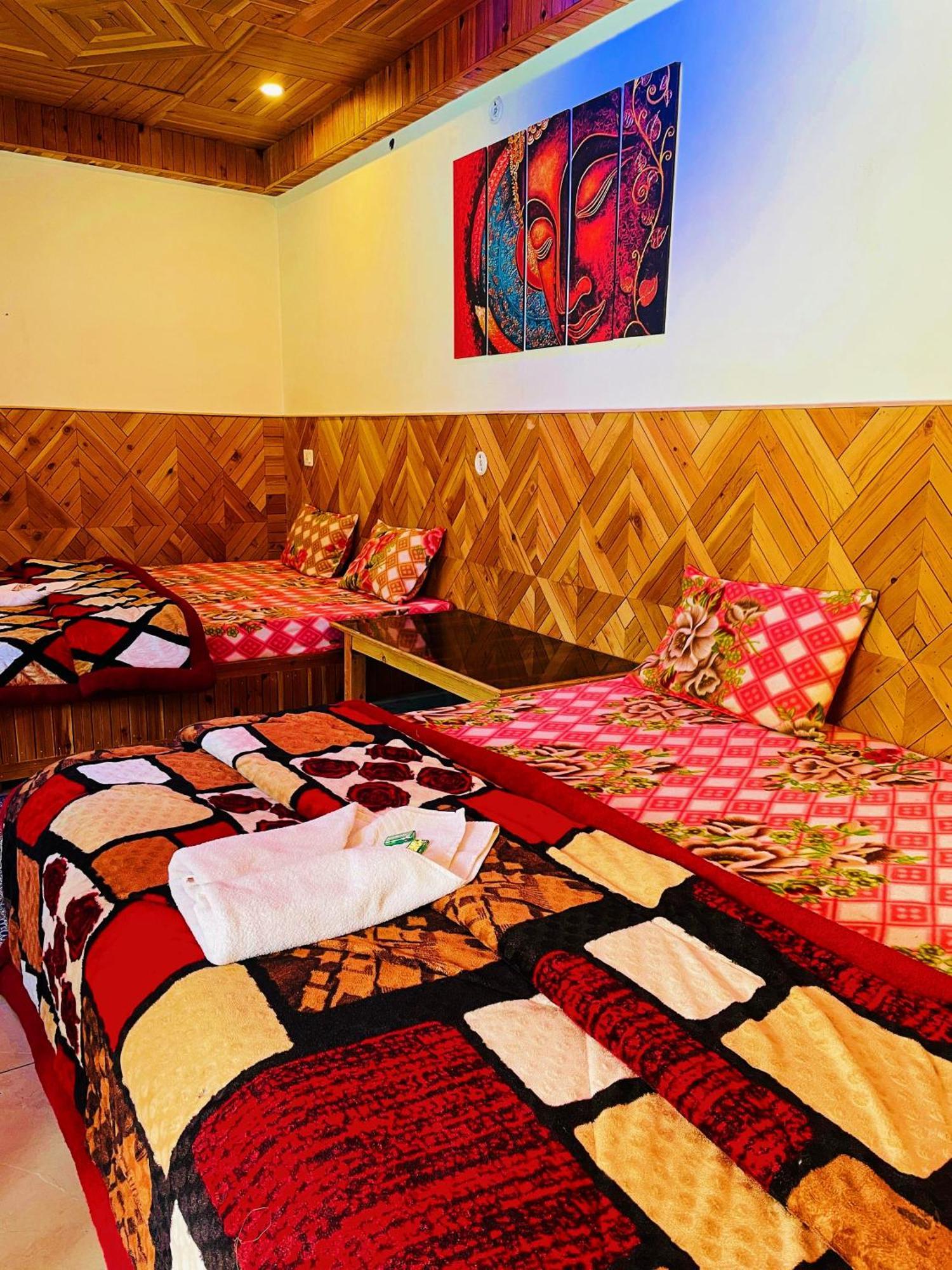 Chalo Chhalal Hotel & Cafe Kasol Exteriör bild
