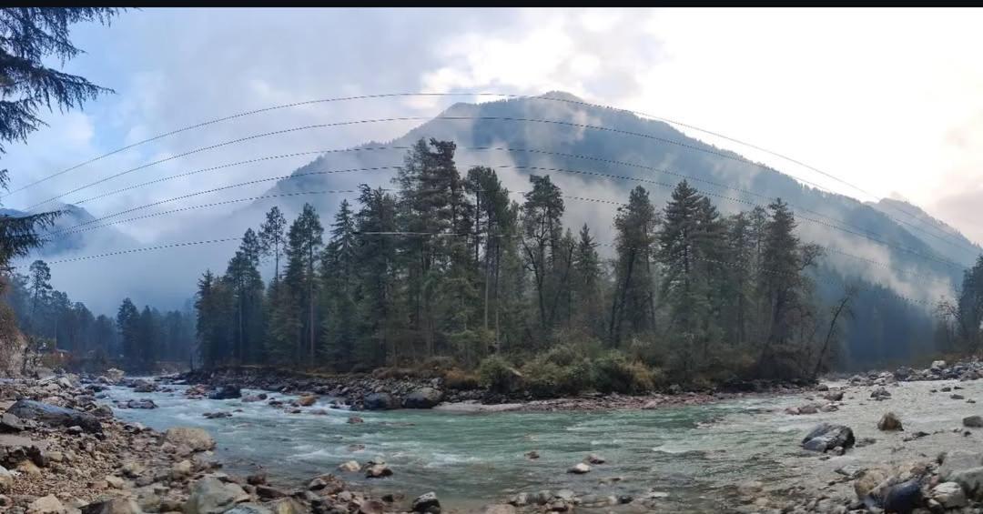 Chalo Chhalal Hotel & Cafe Kasol Exteriör bild