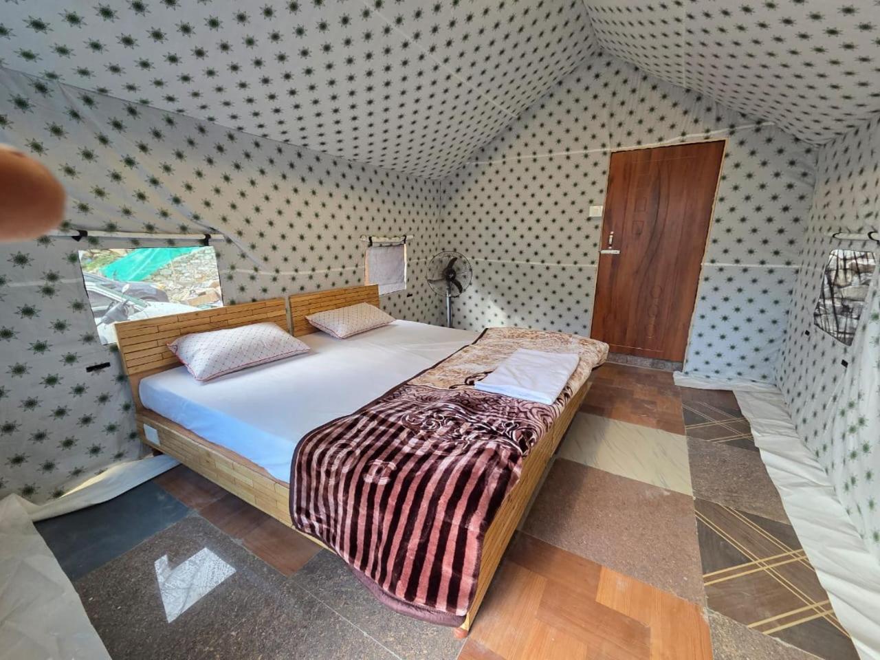 Chalo Chhalal Hotel & Cafe Kasol Exteriör bild